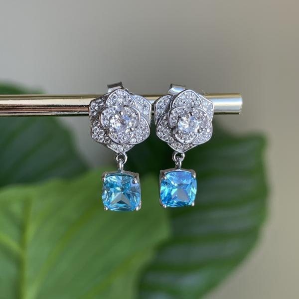 ARETES FLOR CRISTAL AZUL